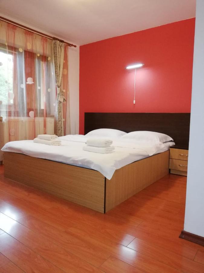 La Gabi Otel Azuga Dış mekan fotoğraf
