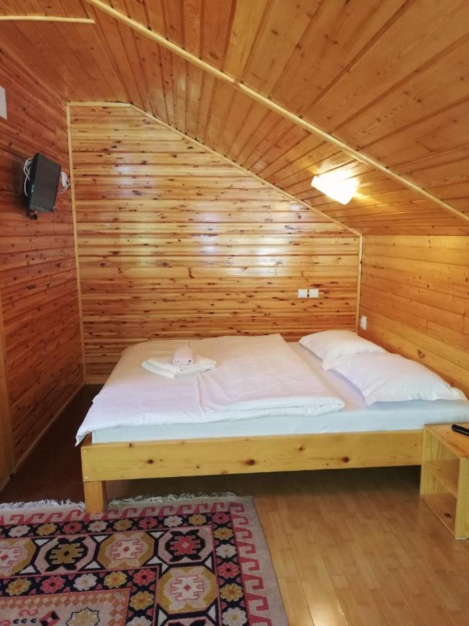 La Gabi Otel Azuga Dış mekan fotoğraf