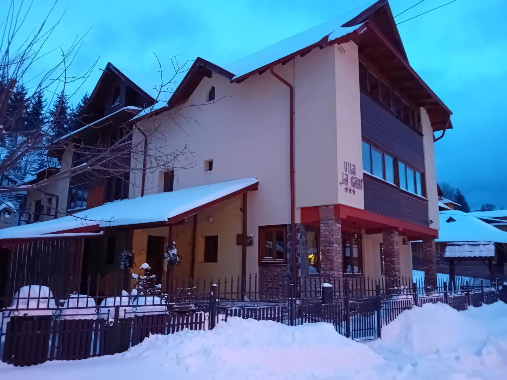 La Gabi Otel Azuga Dış mekan fotoğraf